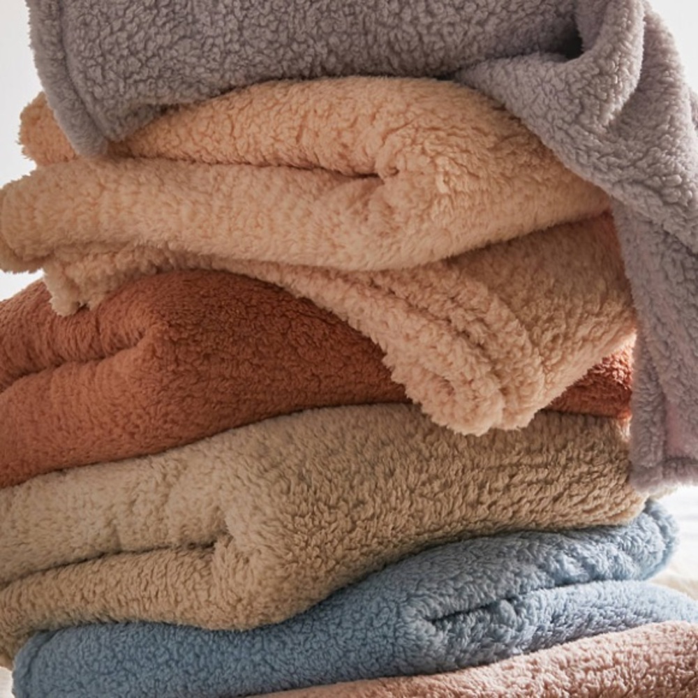 UO fleece throw blanket